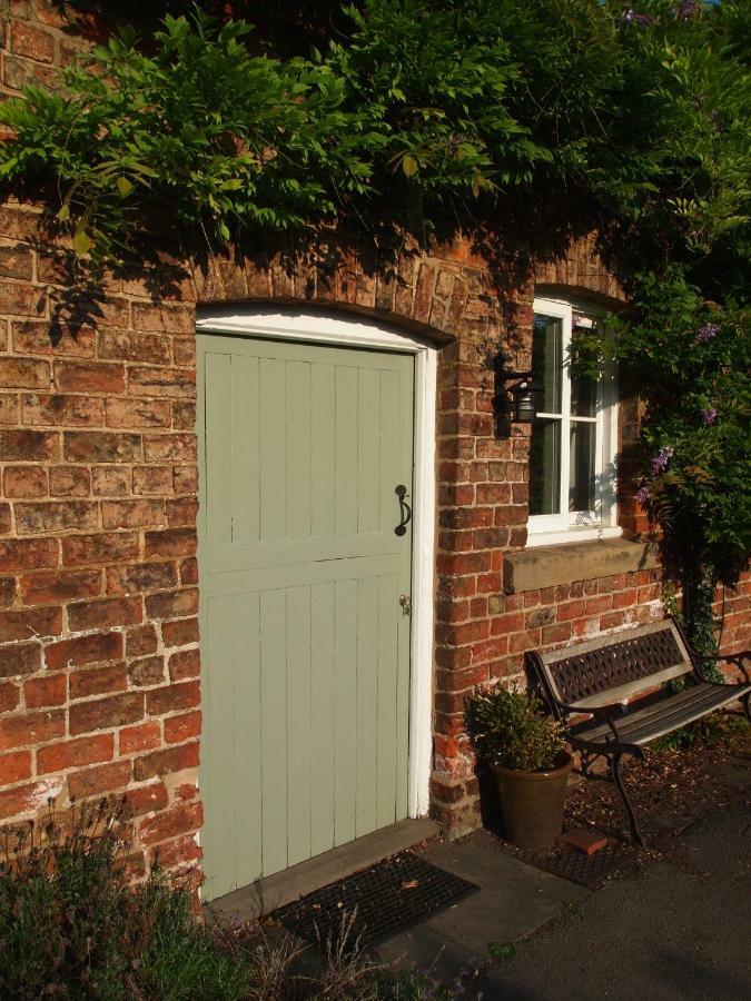 The Stables At Owlett Hall Crowle  Exteriör bild